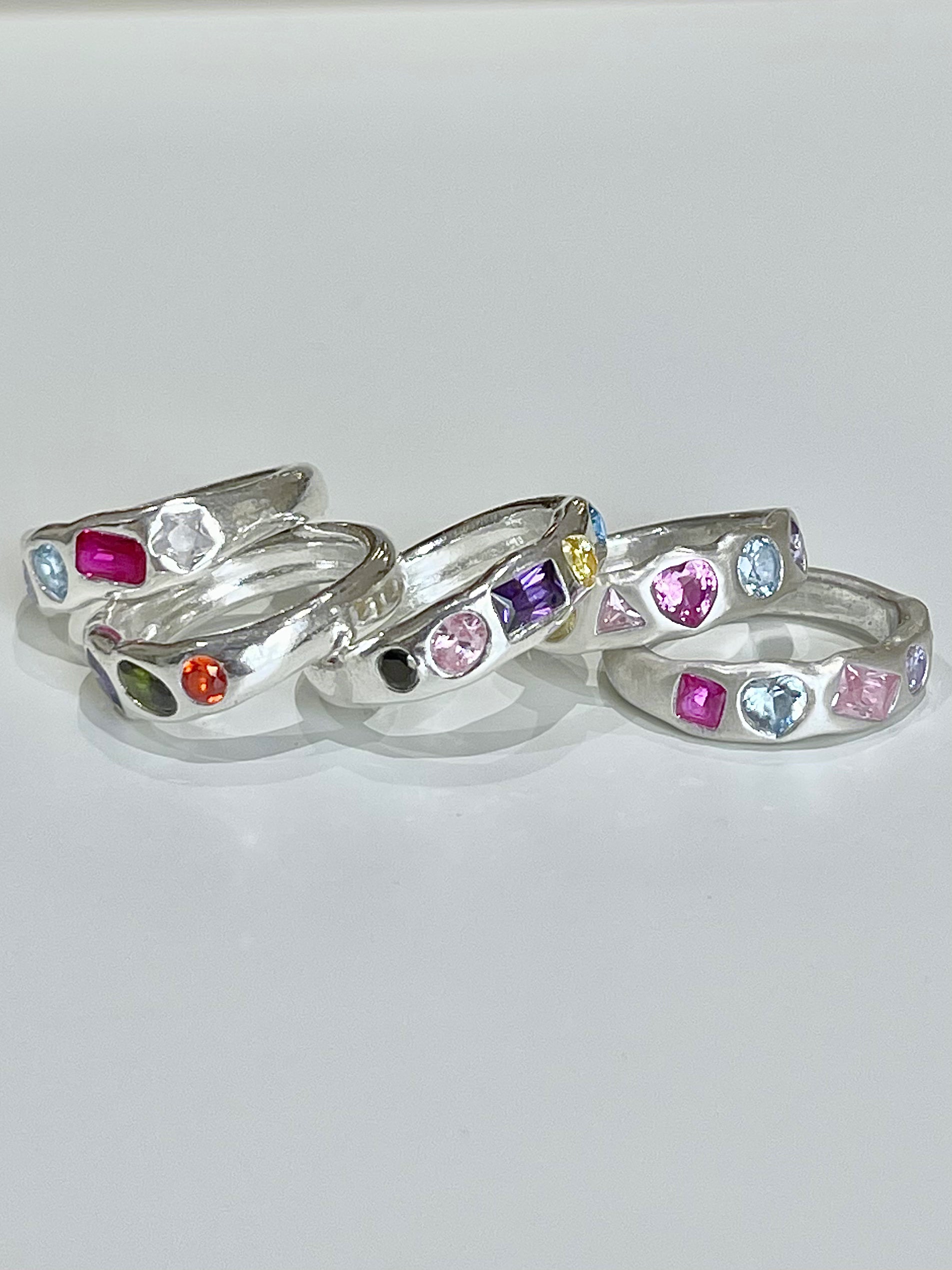 Custom Engagement Rings – Dainty Diamond