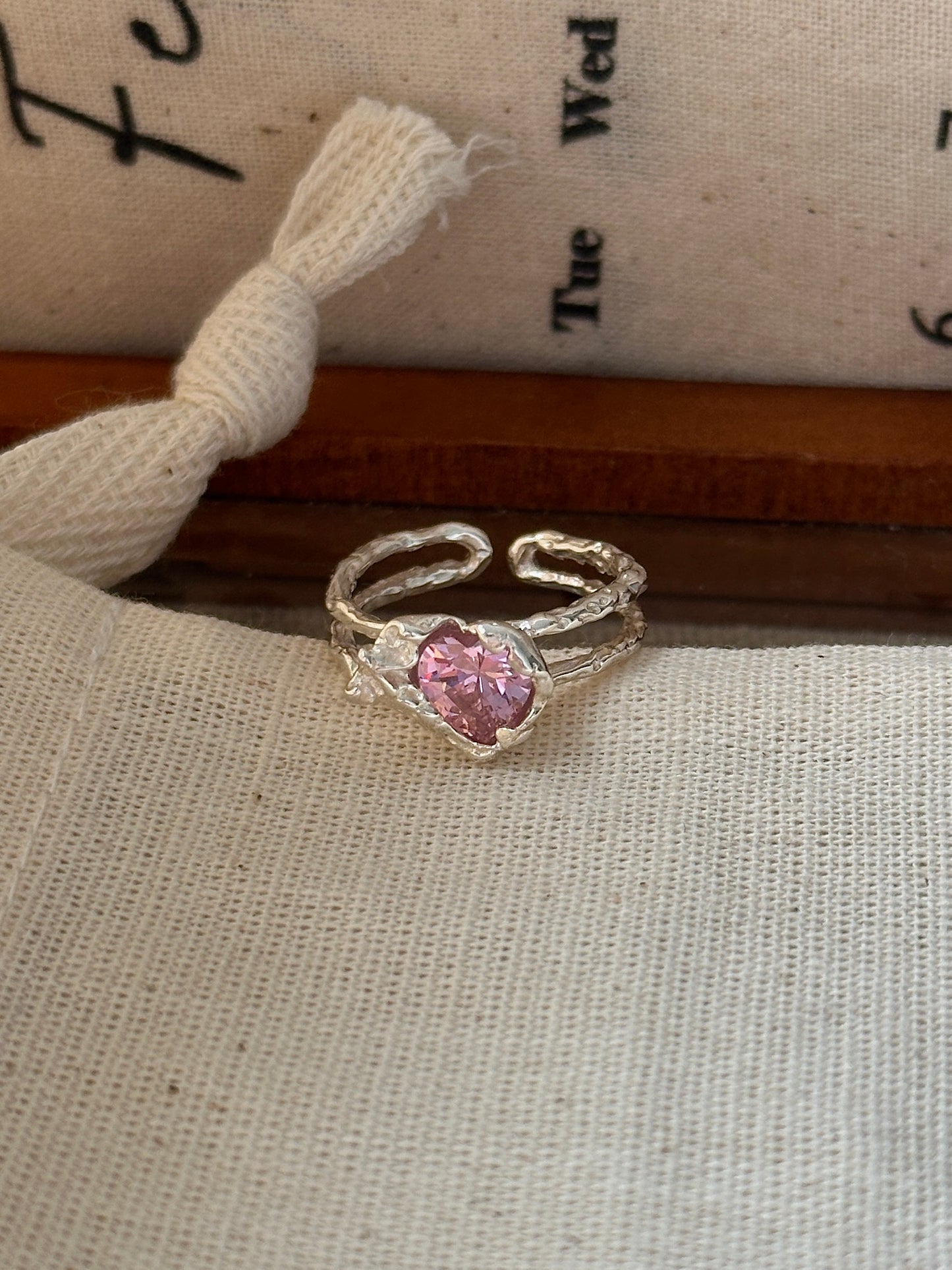 S925 Silver Pink Zircon Heart Textured Ring