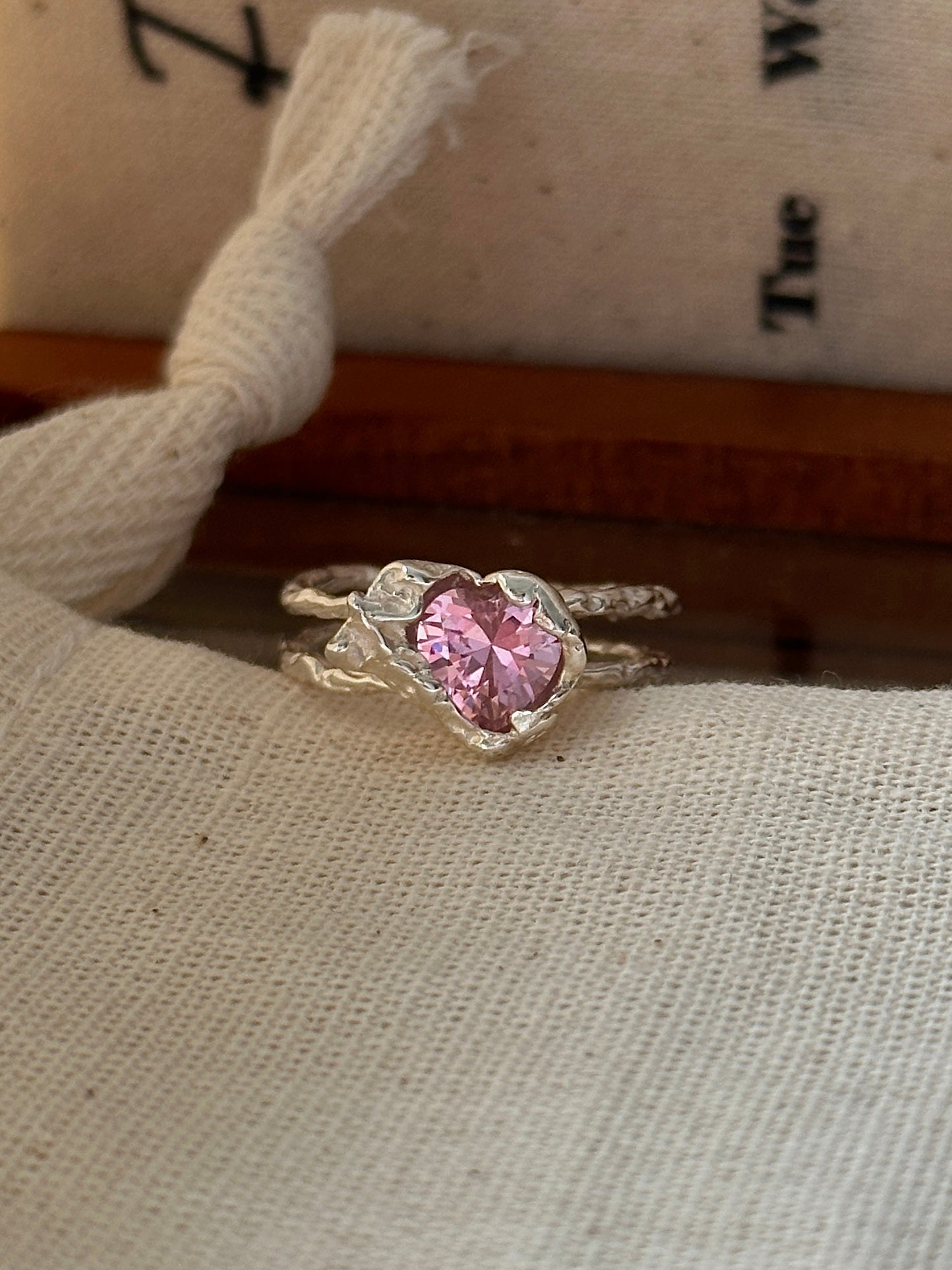 S925 Silver Pink Zircon Heart Textured Ring