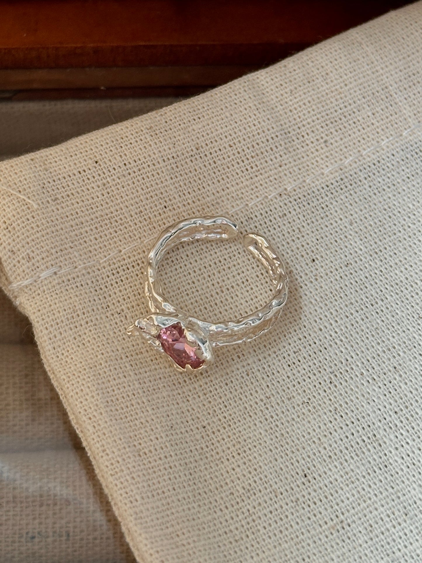 S925 Silver Pink Zircon Heart Textured Ring